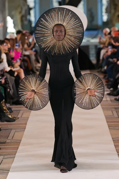Look 30